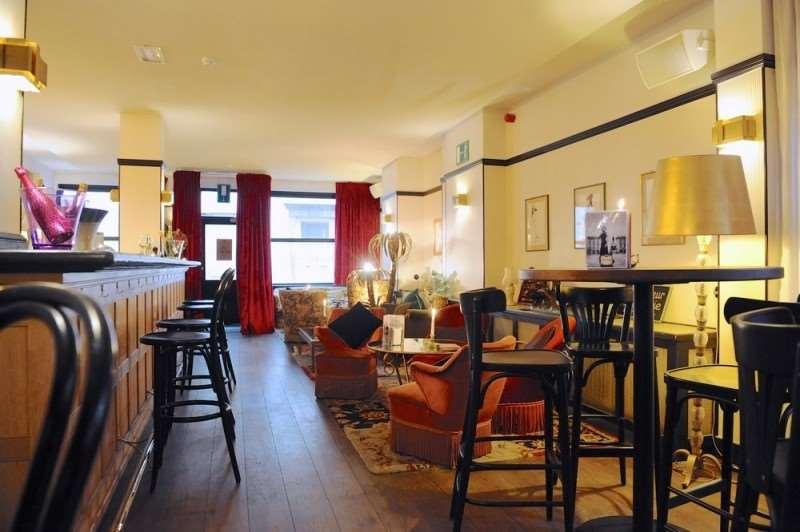 Latroupe Le Berger Otel Saint-Gilles Restoran fotoğraf