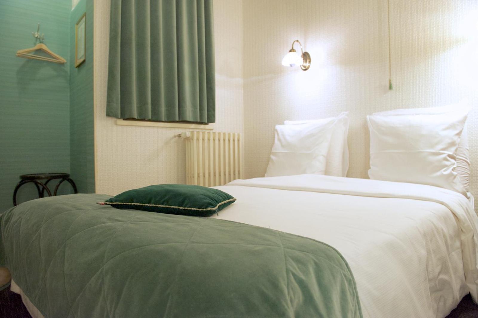 Latroupe Le Berger Otel Saint-Gilles Oda fotoğraf