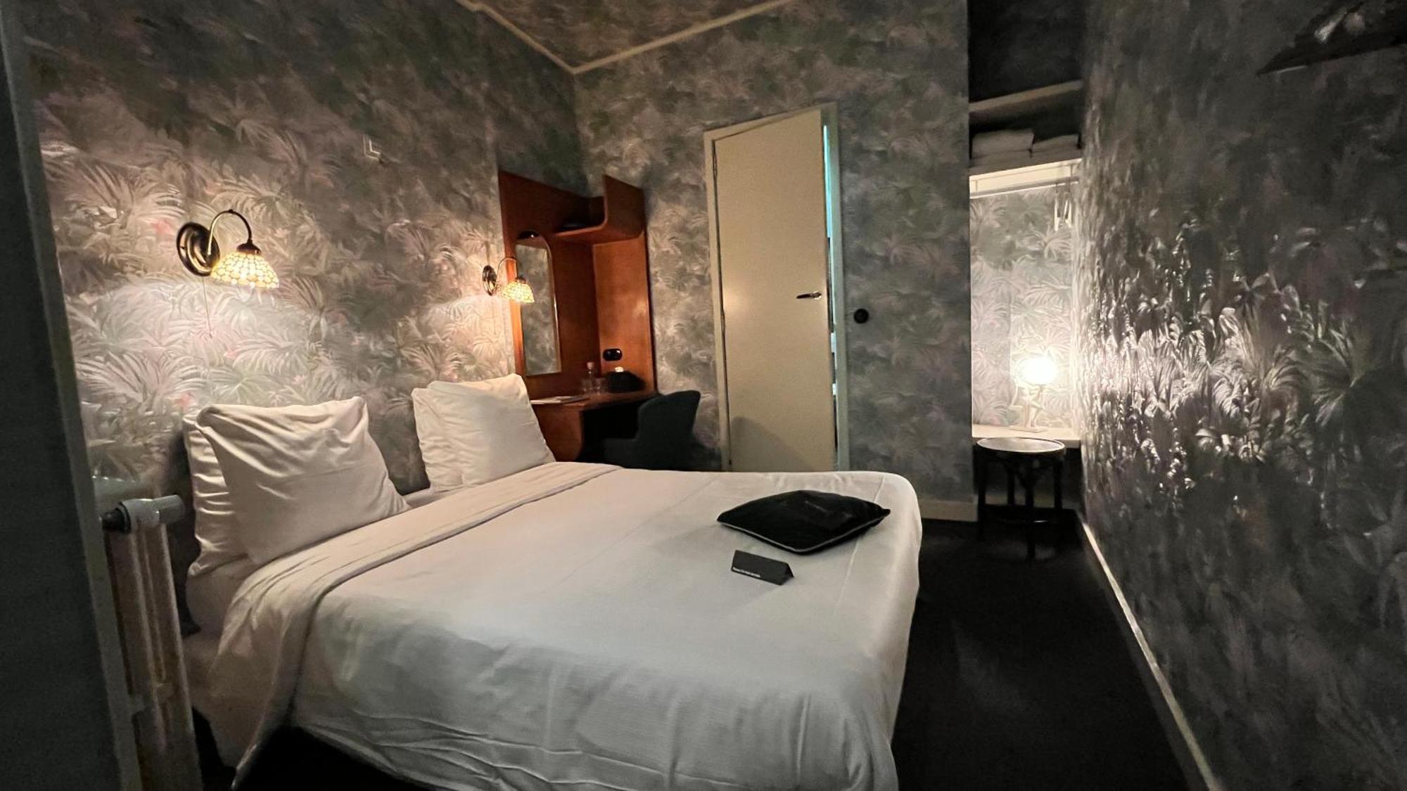 Latroupe Le Berger Otel Saint-Gilles Oda fotoğraf